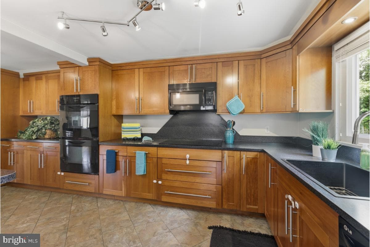 1304 Woodbridge Road photo 10