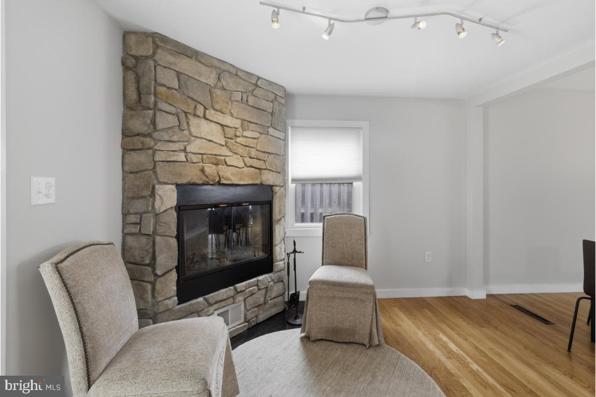 1304 Woodbridge Road photo 8