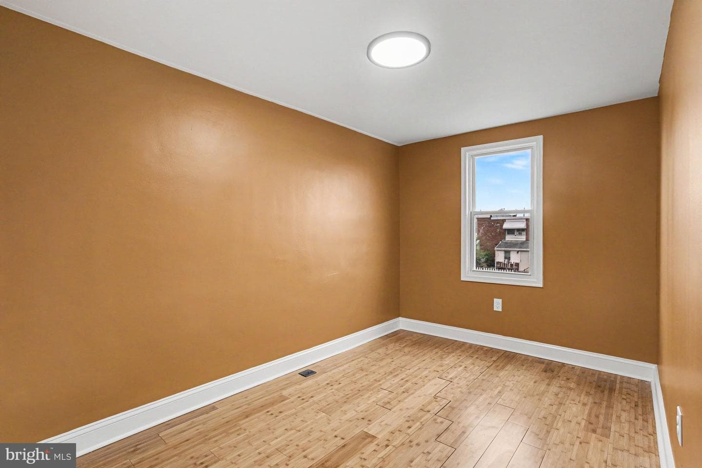 7945 Eastdale Road photo 16