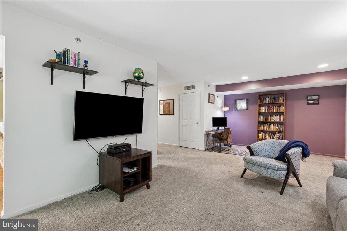 402 Rockfleet Road #102 photo 13
