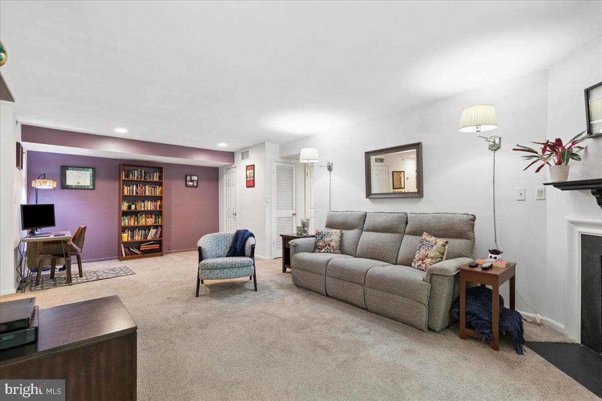 402 Rockfleet Road #102 photo 14
