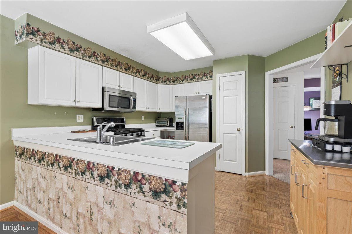 402 Rockfleet Road #102 photo 18