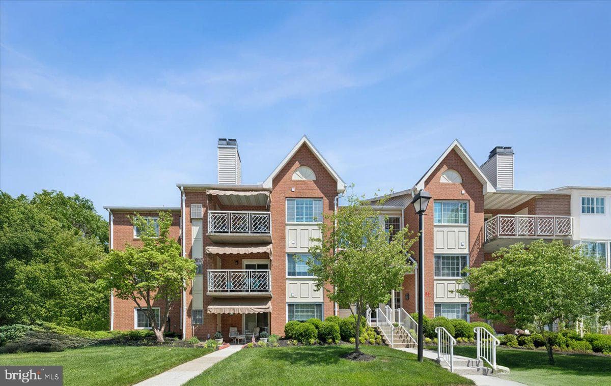 402 Rockfleet Road #102 photo 2