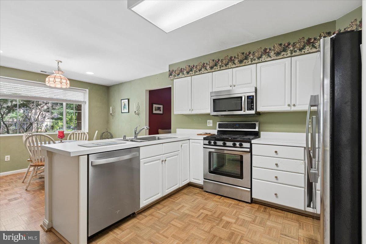 402 Rockfleet Road #102 photo 23
