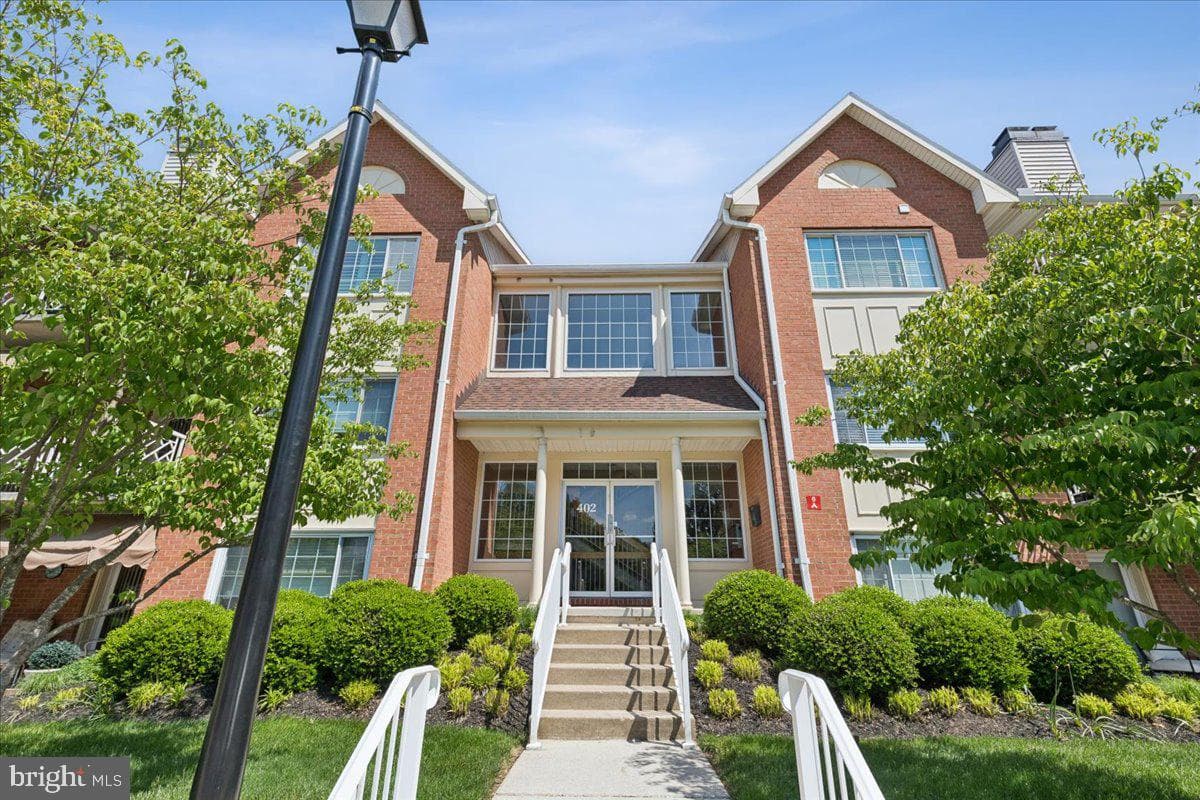 402 Rockfleet Road #102 photo 3