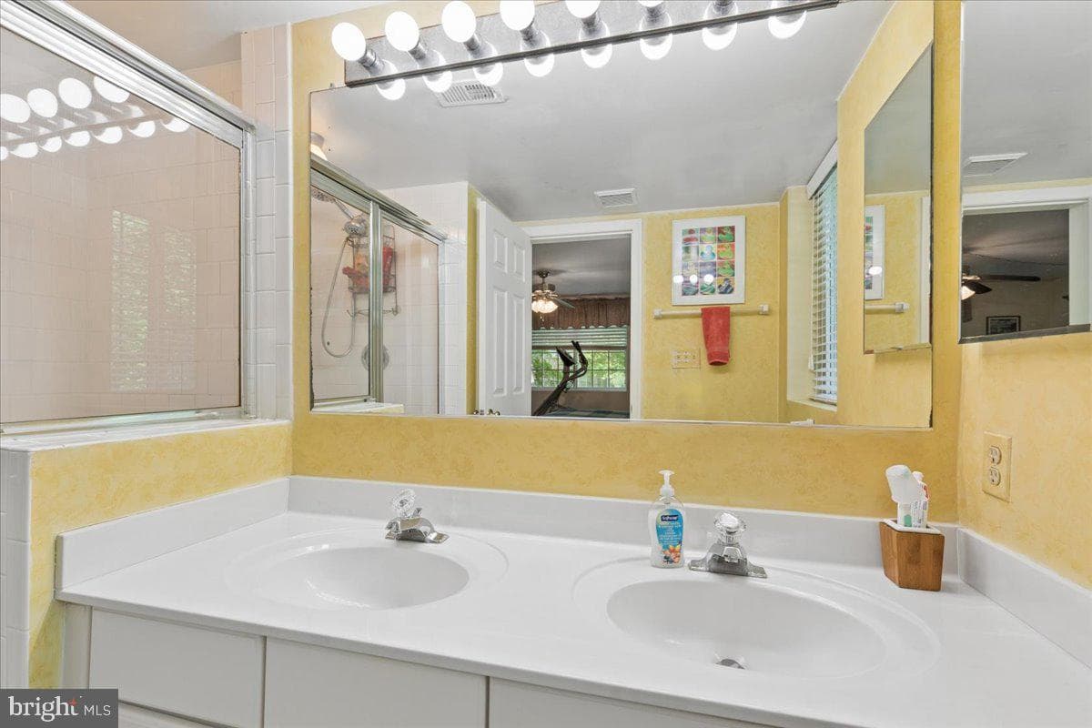 402 Rockfleet Road #102 photo 34
