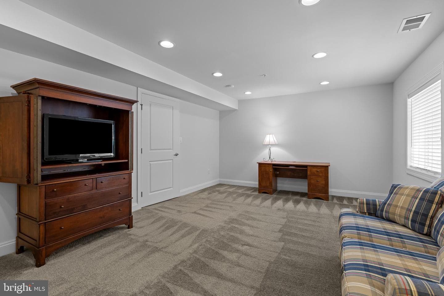6914 Summit Circle photo 43