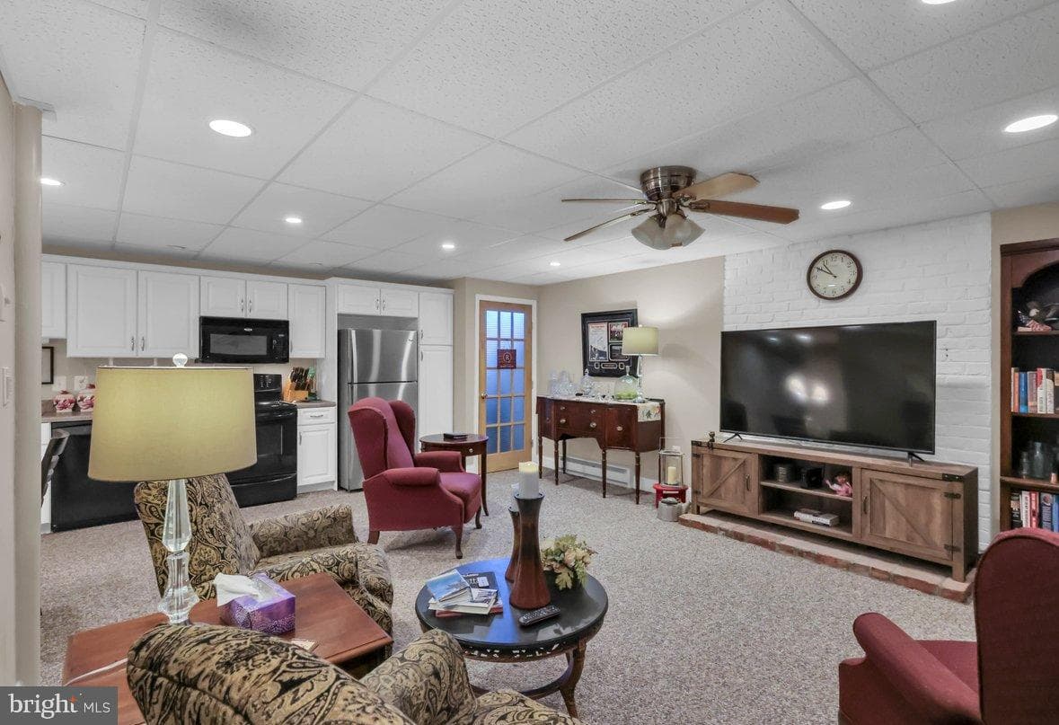 25 Thomas Shilling Court photo 58