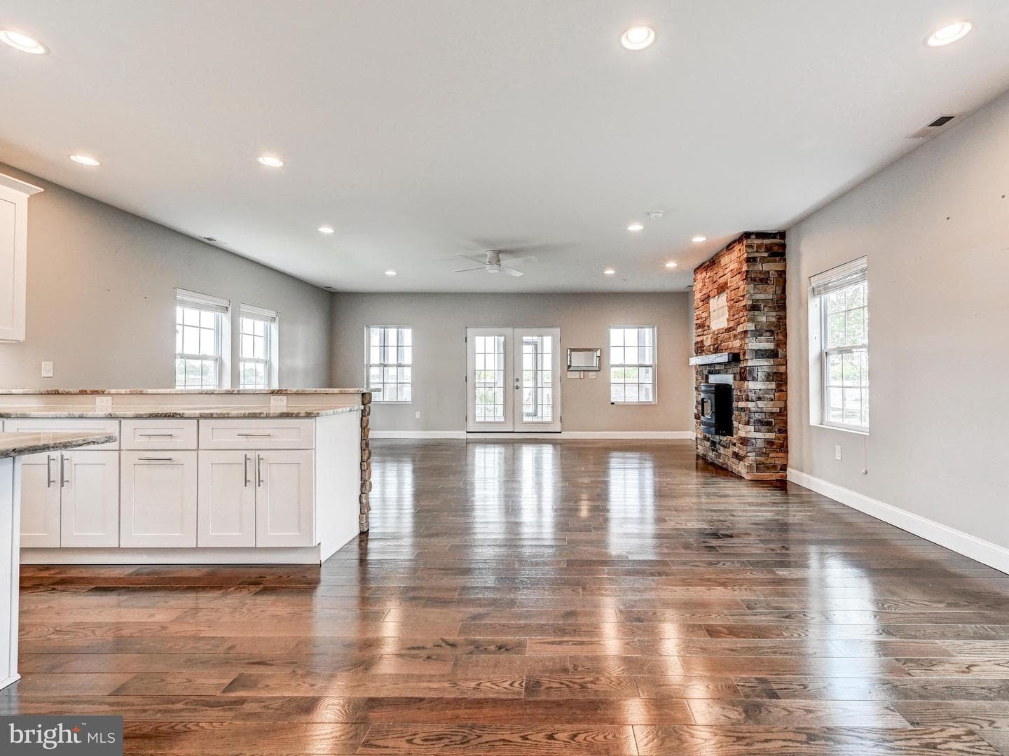 13206 Cherwin Avenue photo 10