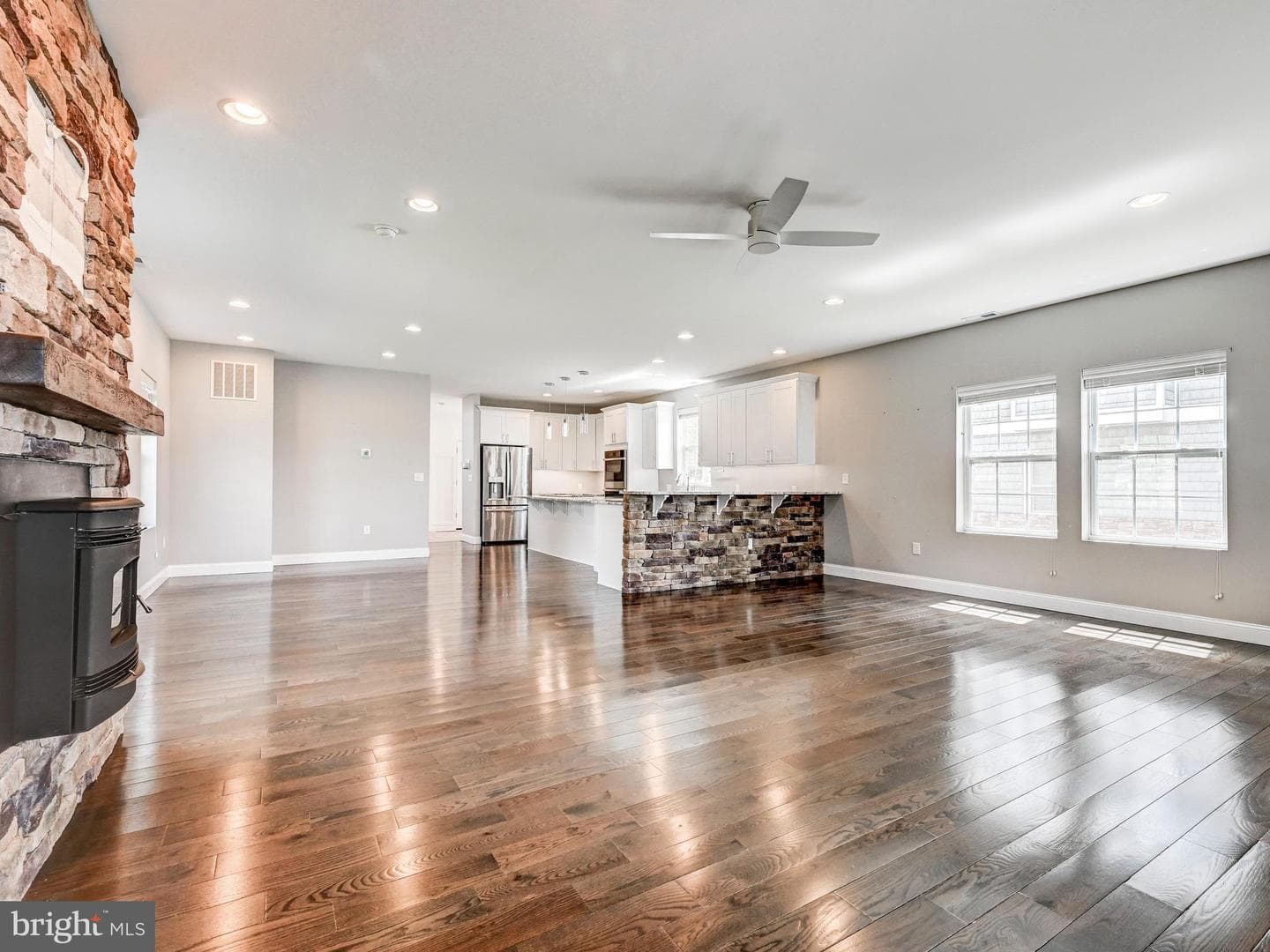 13206 Cherwin Avenue photo 17
