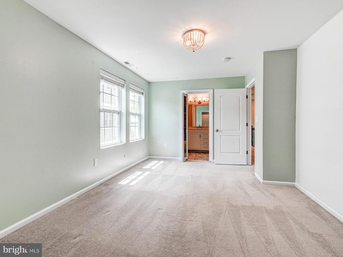 13206 Cherwin Avenue photo 29