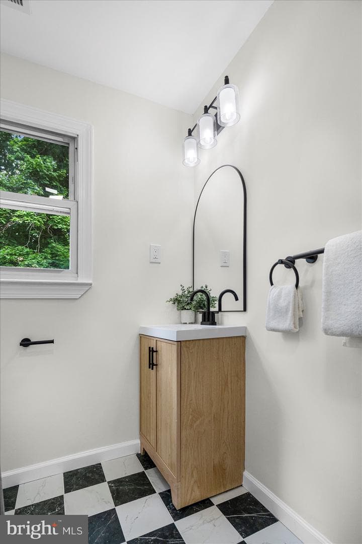 741 Leafydale Ter photo 16