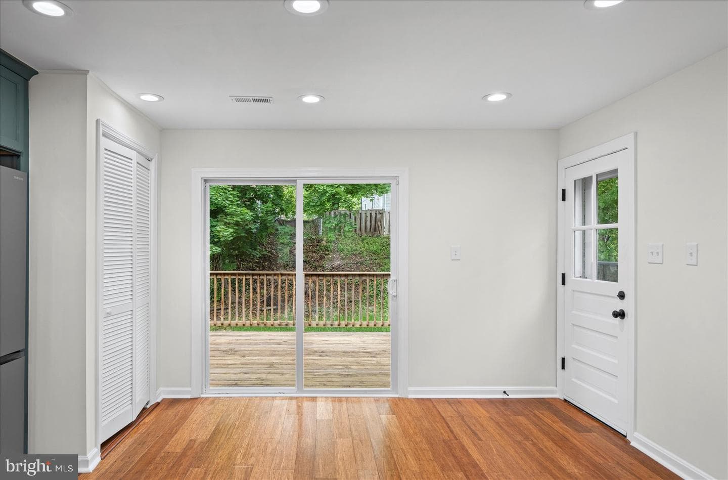 741 Leafydale Ter photo 23