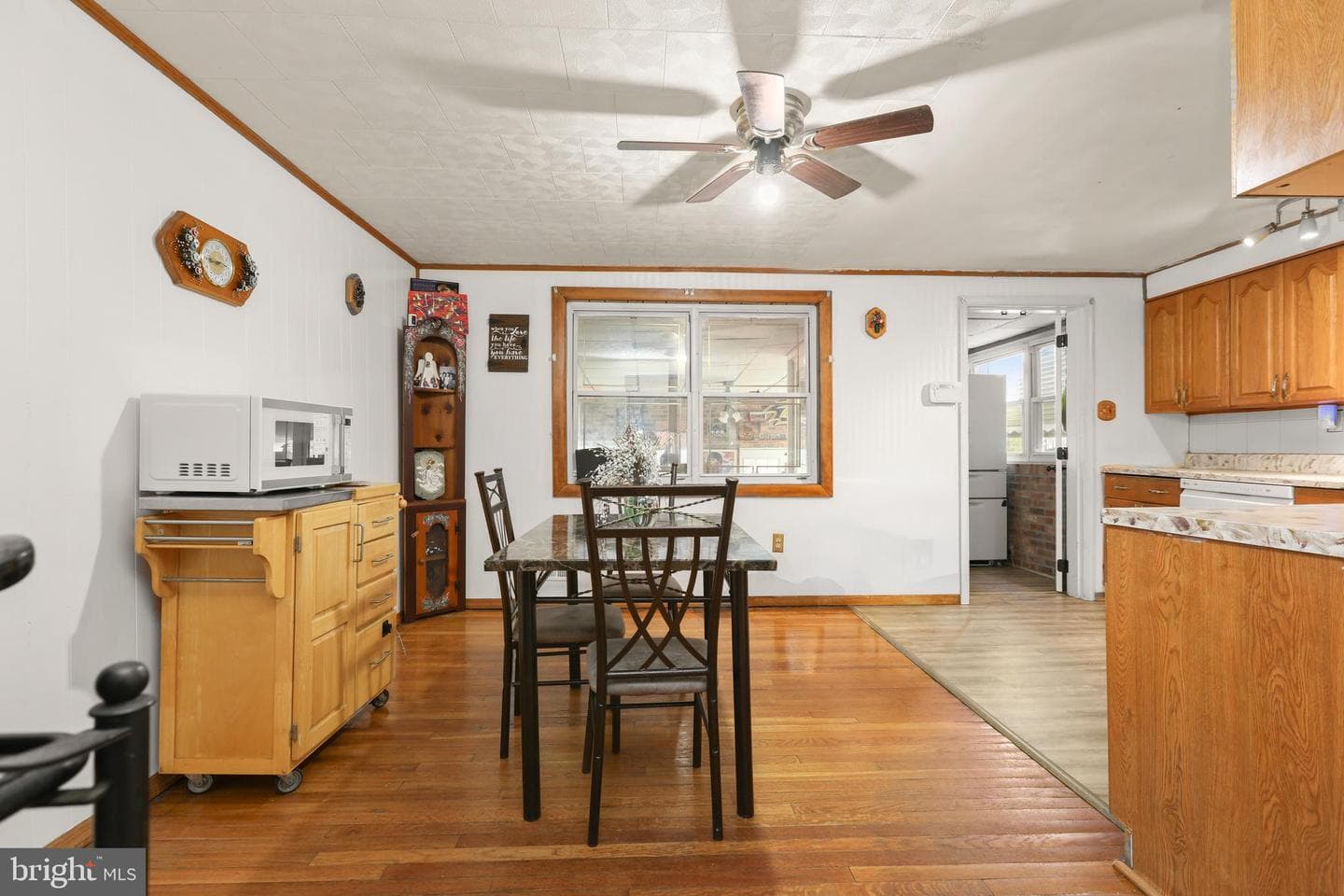 1569 Williams Avenue photo 12