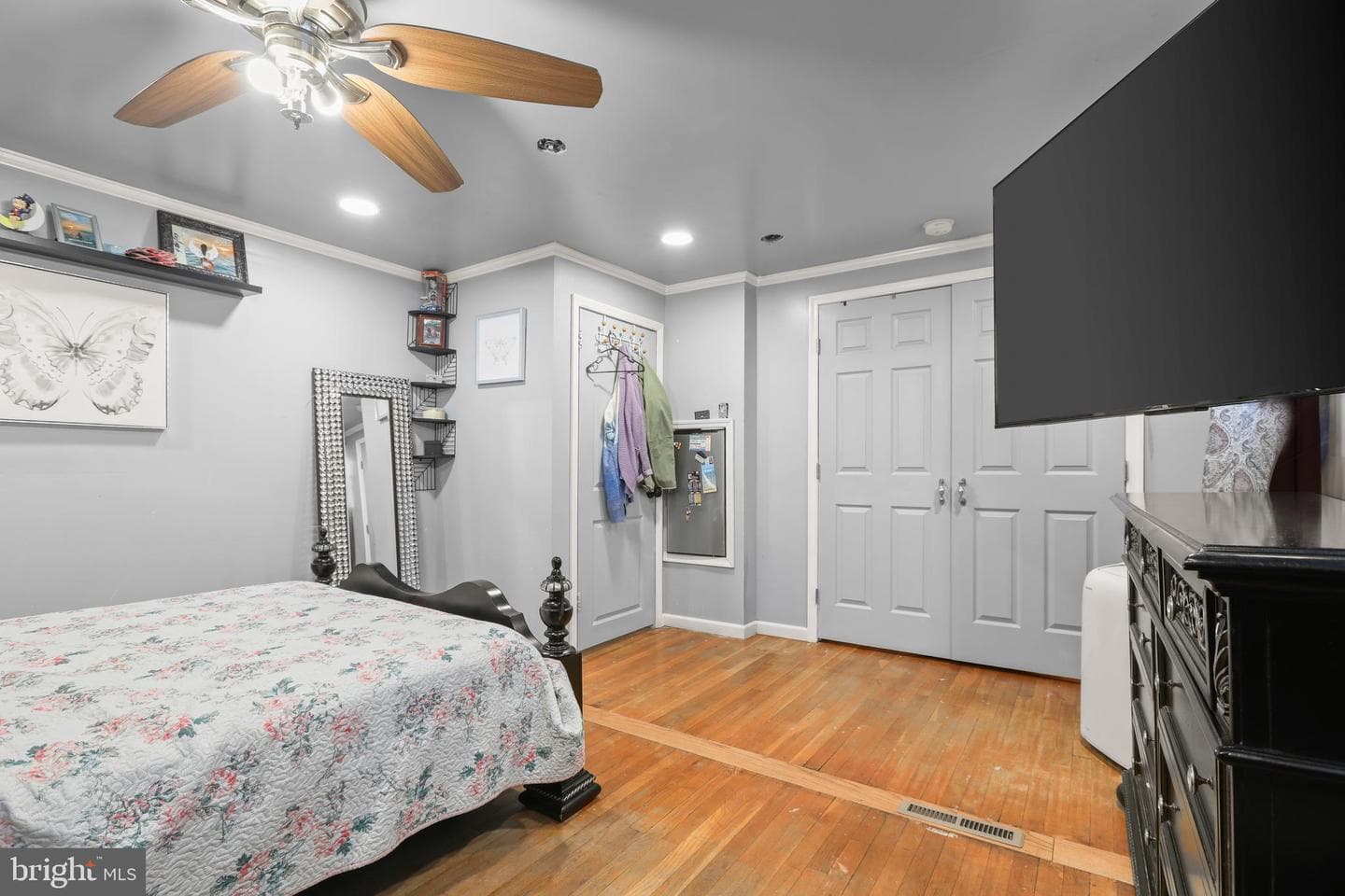 1569 Williams Avenue photo 23