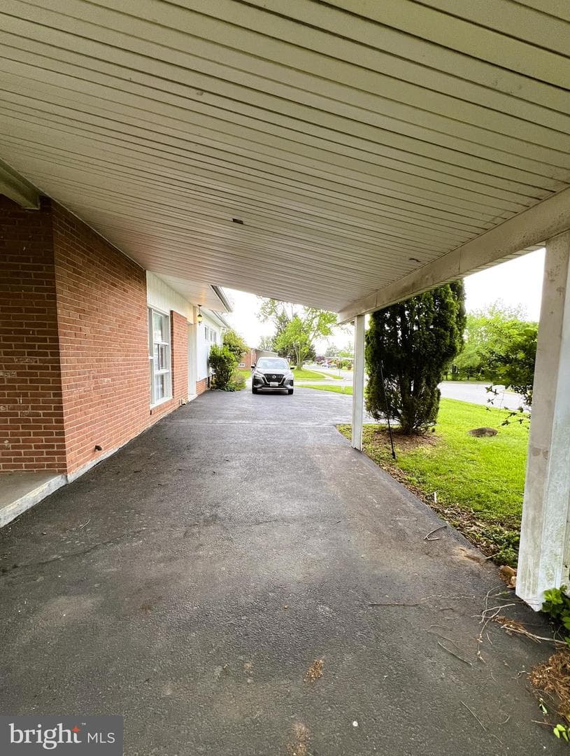2400 Lightfoot Drive photo 3