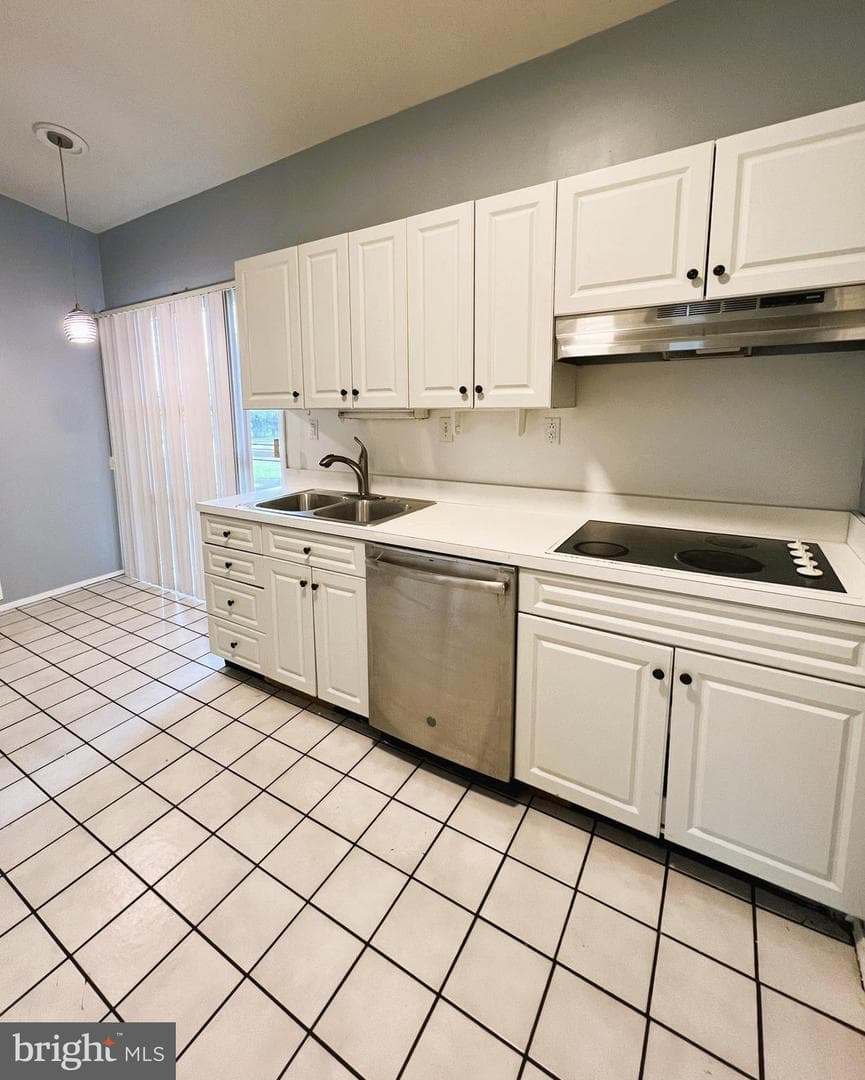 2400 Lightfoot Drive photo 5