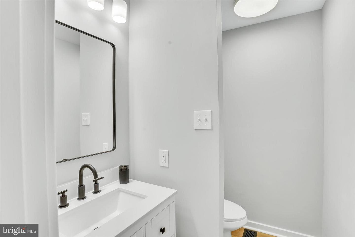 3909 Thoroughbred Lane photo 23