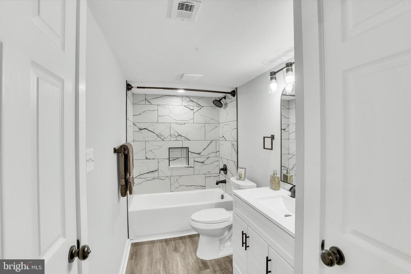 3909 Thoroughbred Lane photo 27