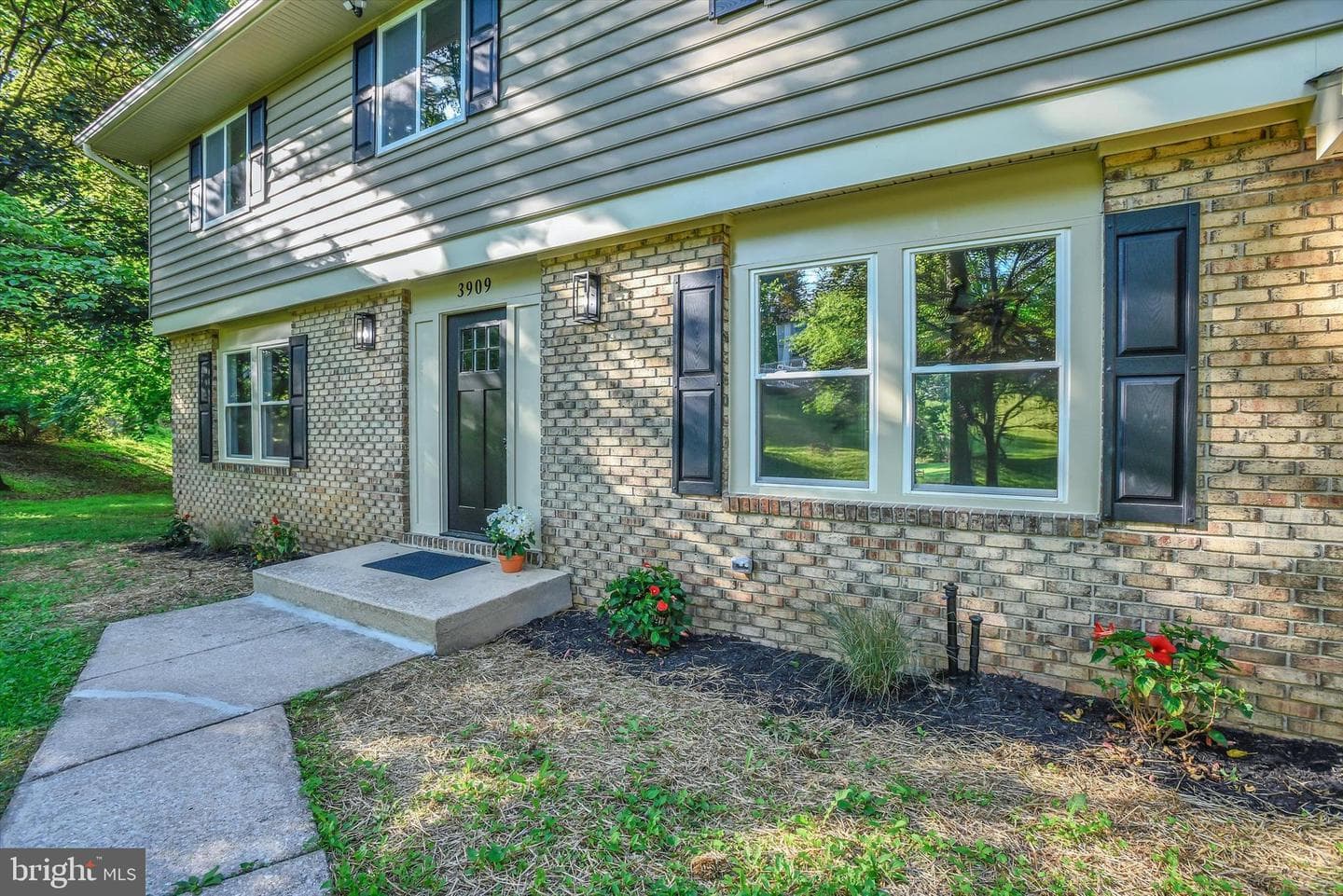 3909 Thoroughbred Lane photo 7