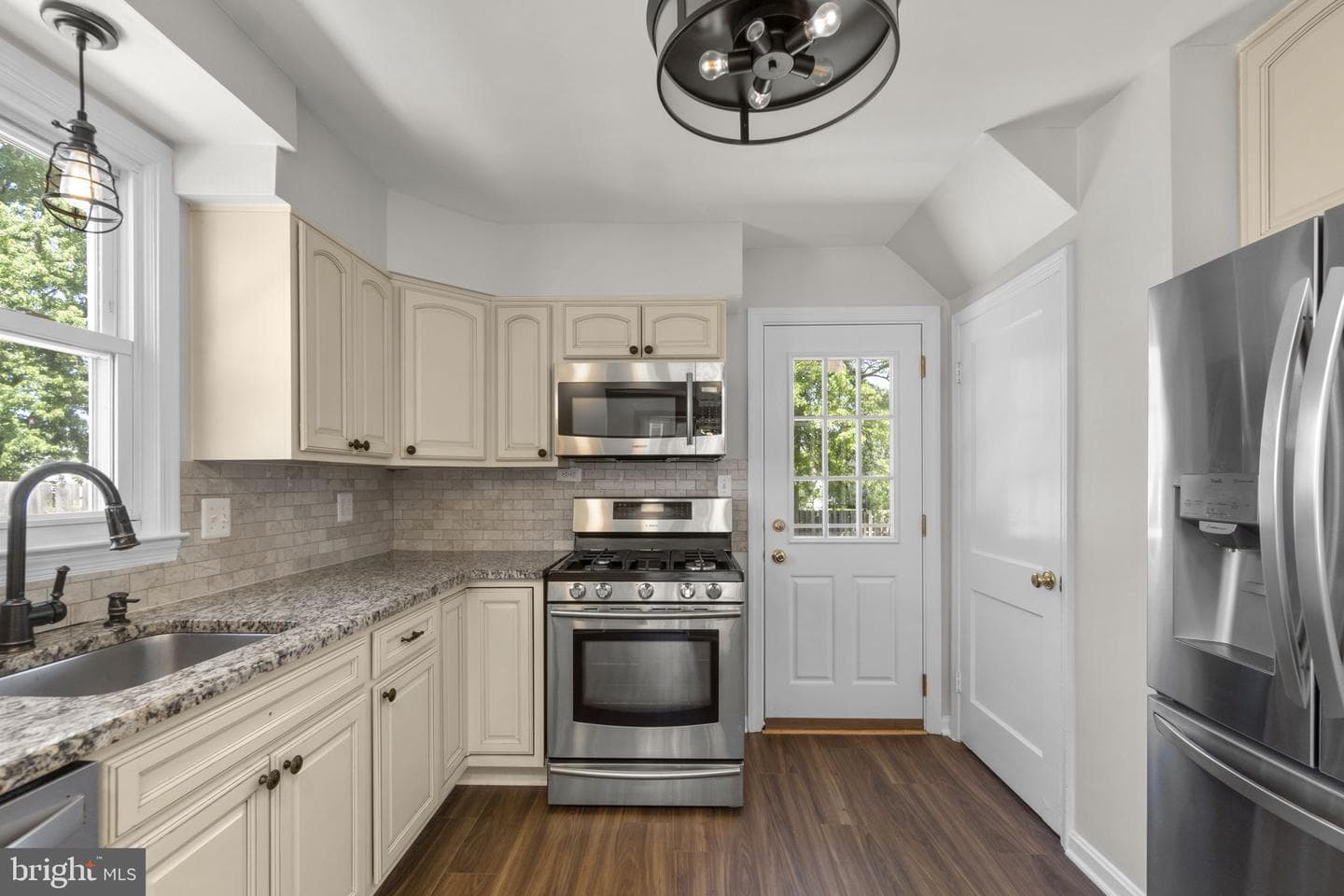 2018 Norhurst Way N photo 11