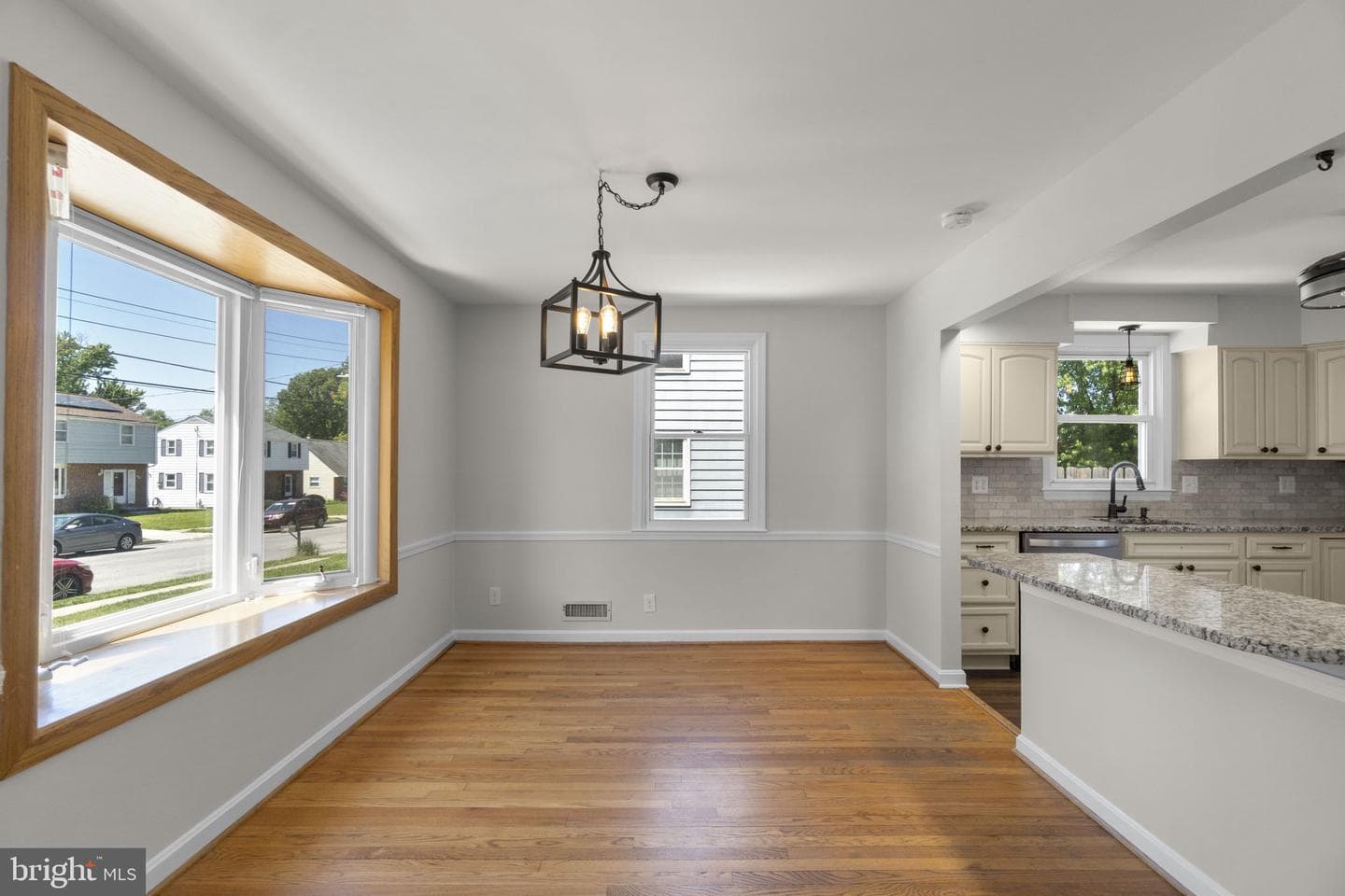 2018 Norhurst Way N photo 6