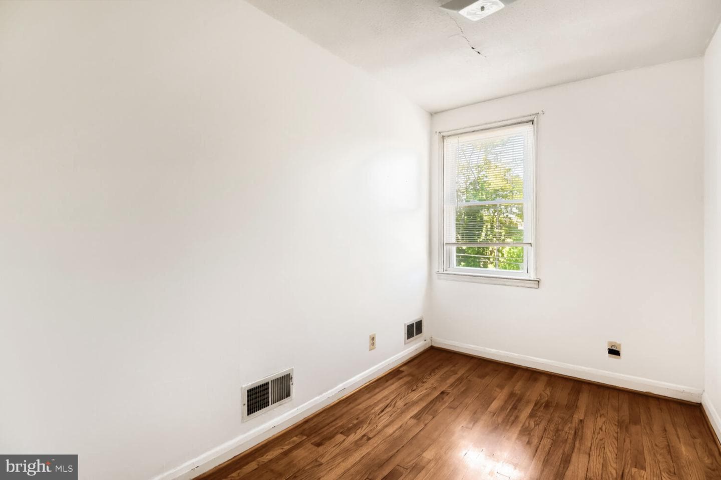 7450 Manchester Road photo 15