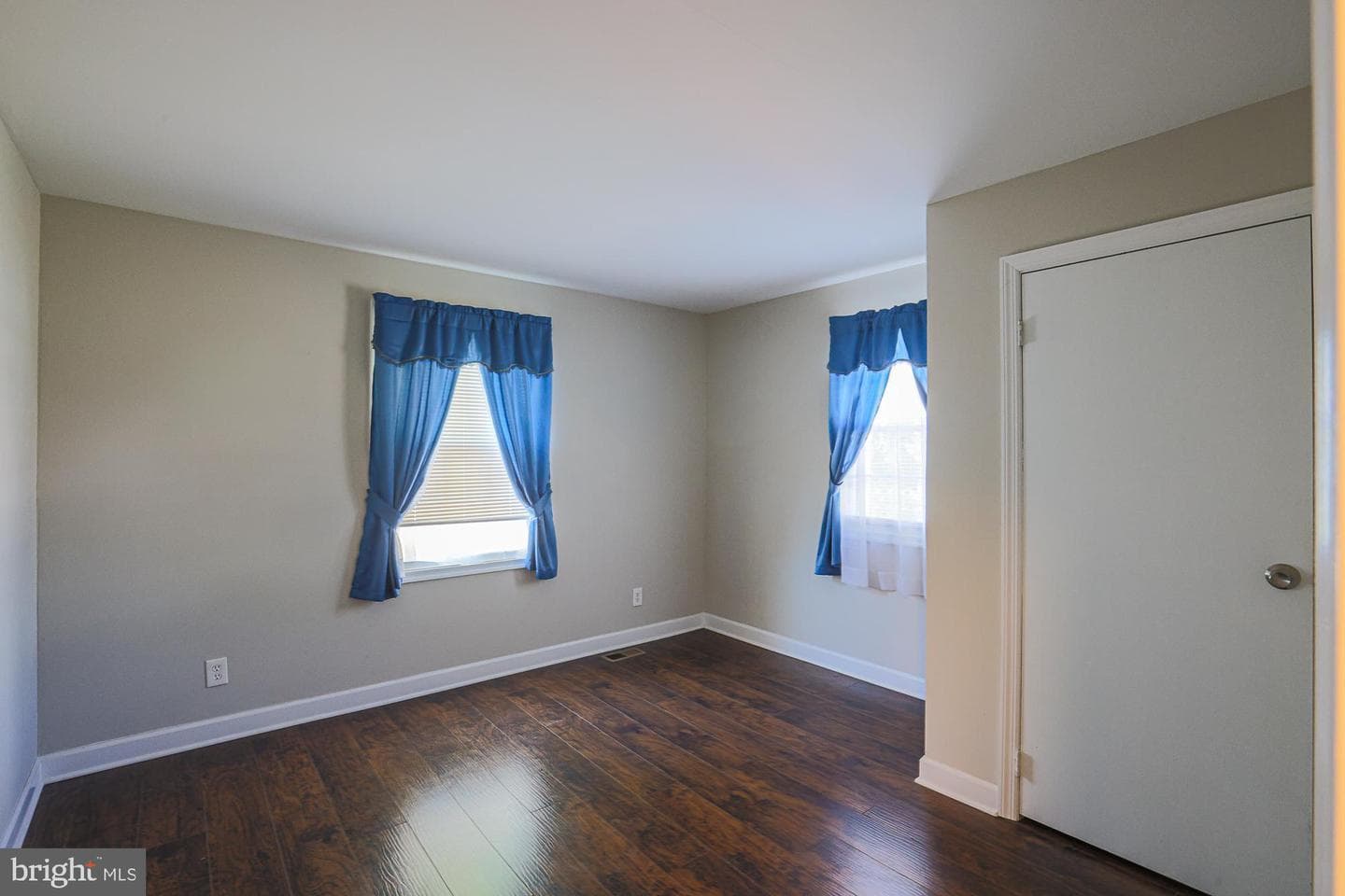 7933 34th Street photo 17