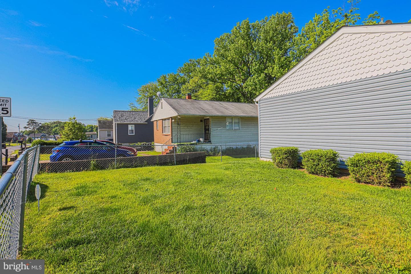 7933 34th Street photo 27