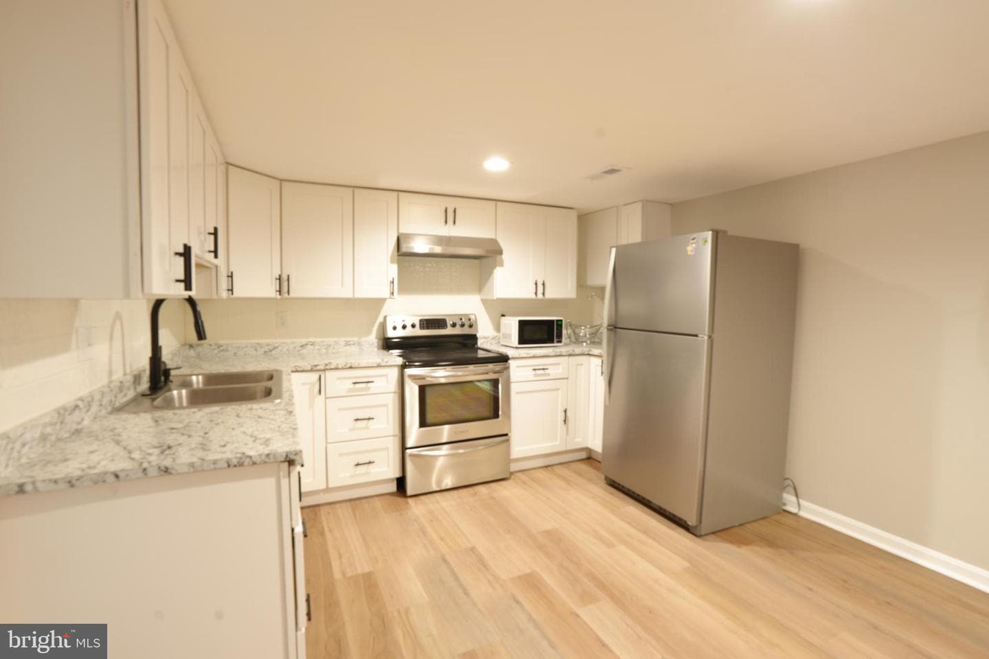 6205 Marglenn Avenue photo 22