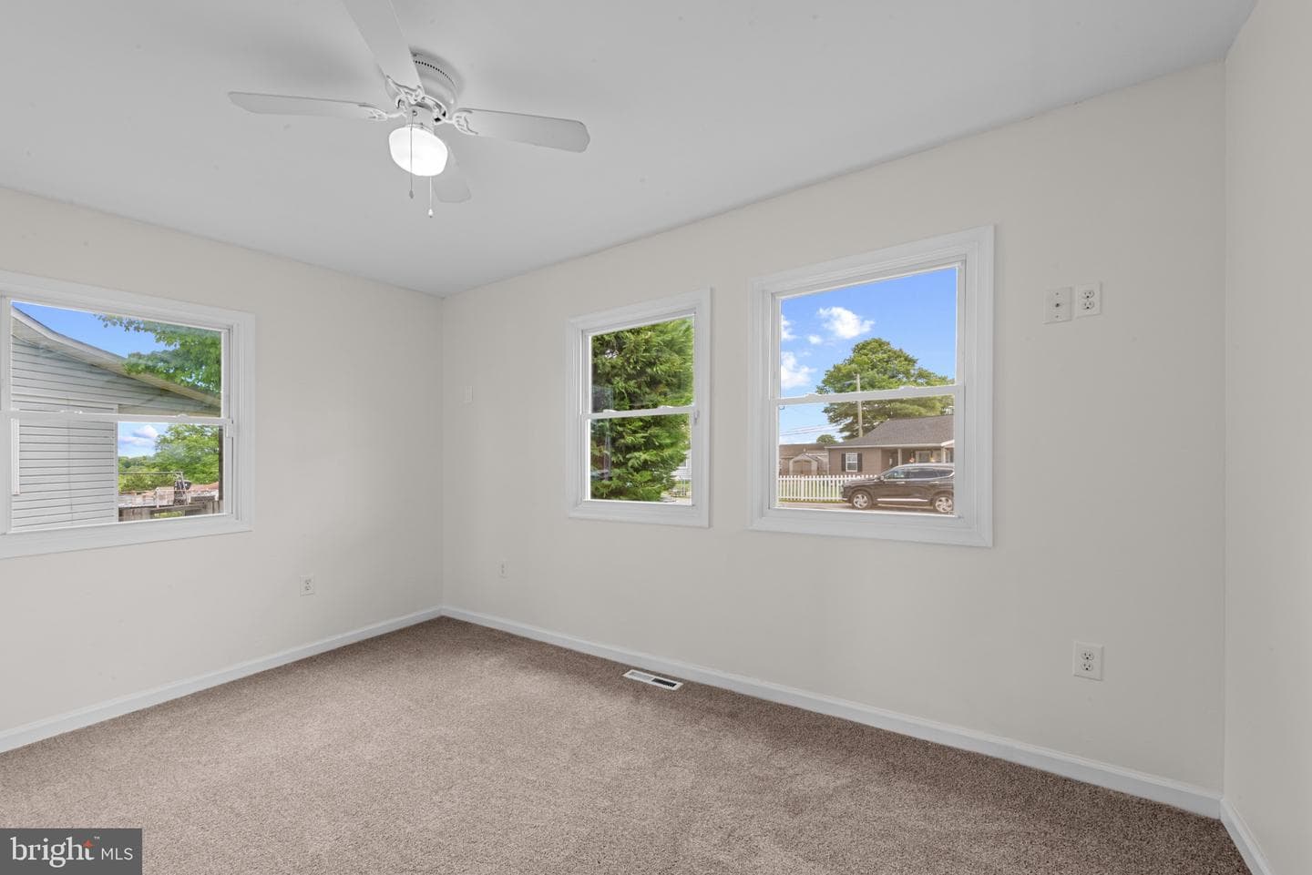 24 Yawmeter Drive photo 10