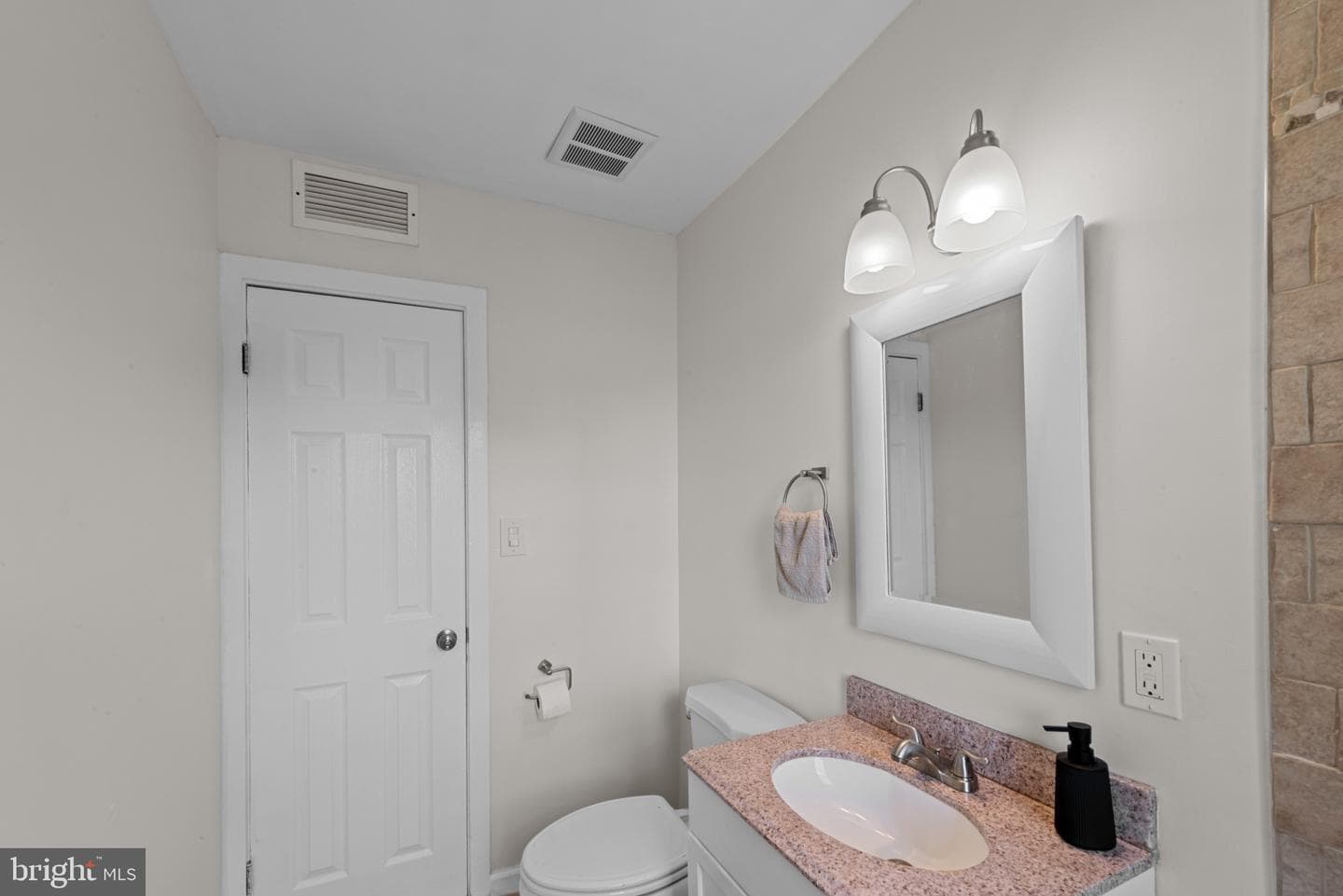24 Yawmeter Drive photo 16