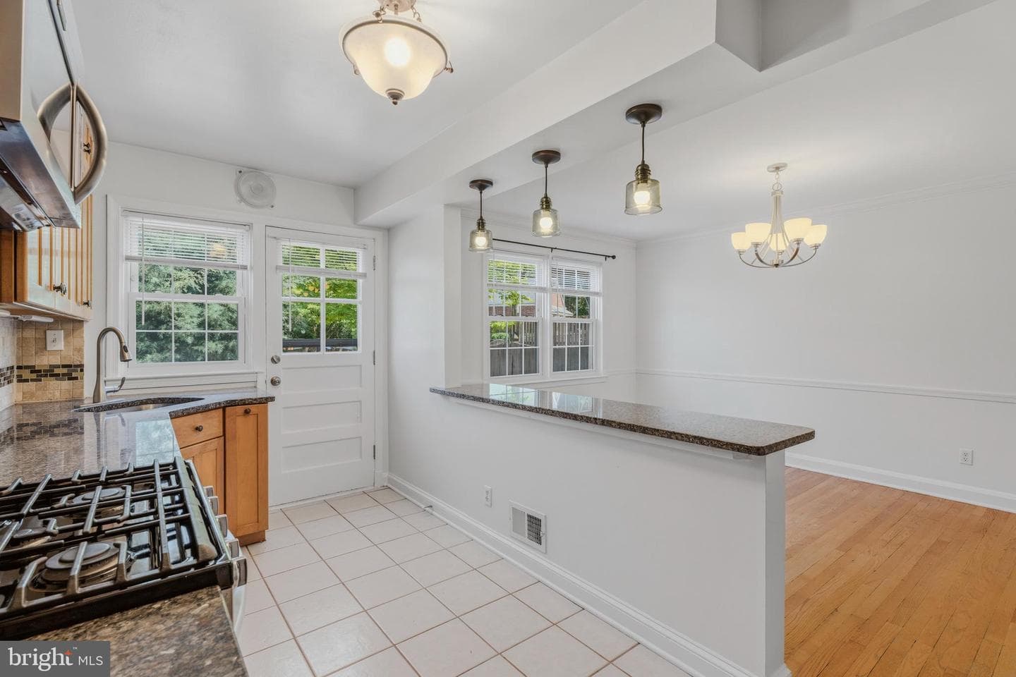 7037 Heathfield photo 18