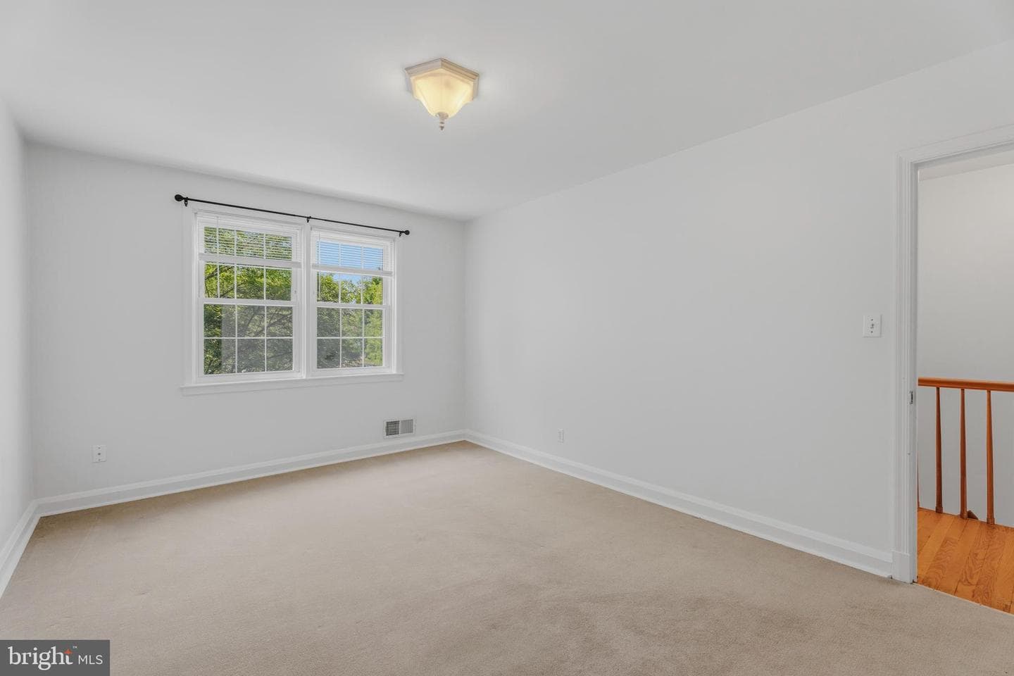 7037 Heathfield photo 26