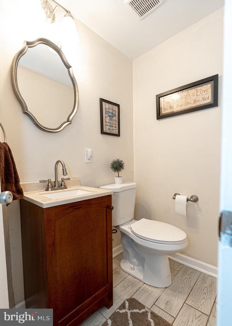 220 Pinewood Road photo 13