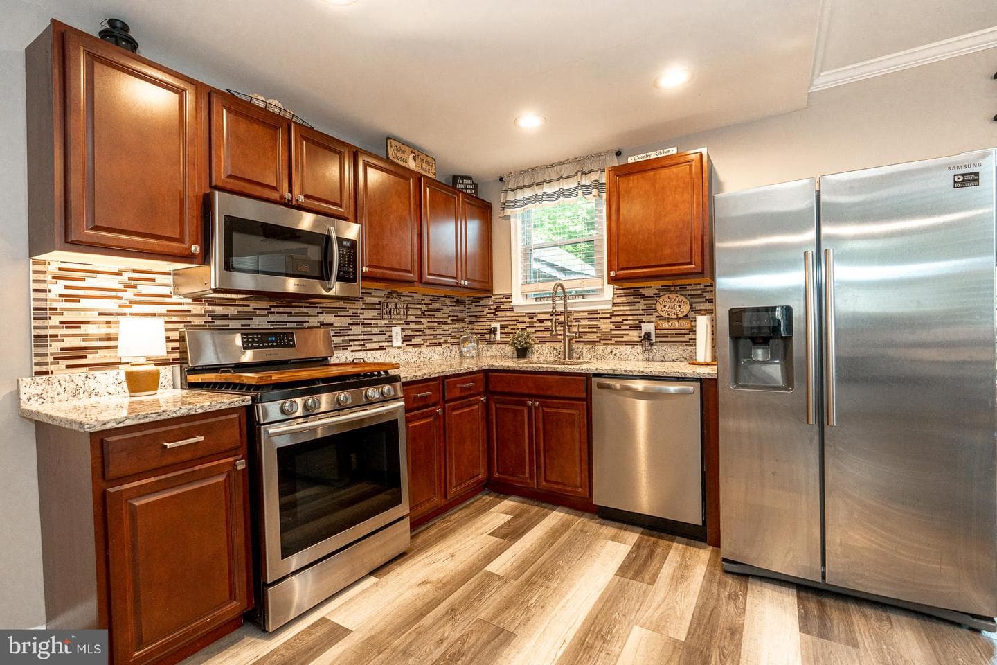 220 Pinewood Road photo 7