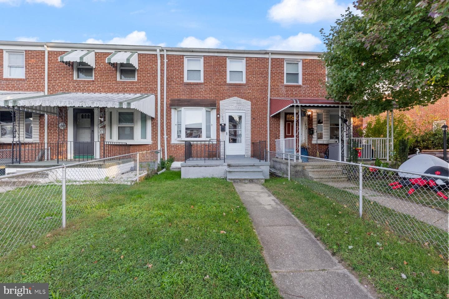 1943 Dineen Drive photo 3