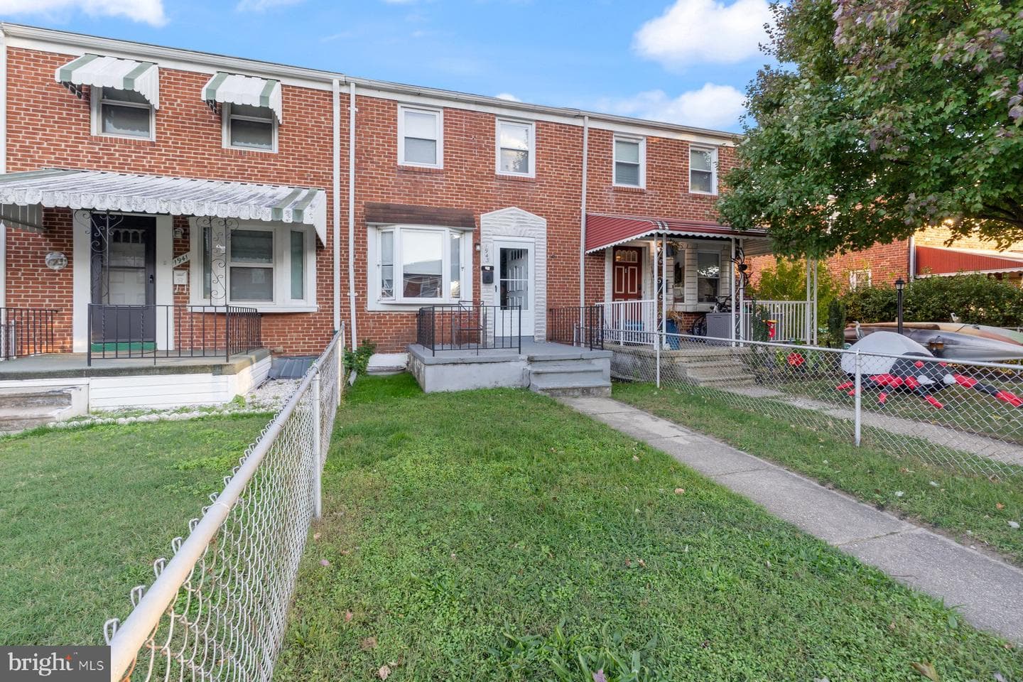 1943 Dineen Drive photo 4