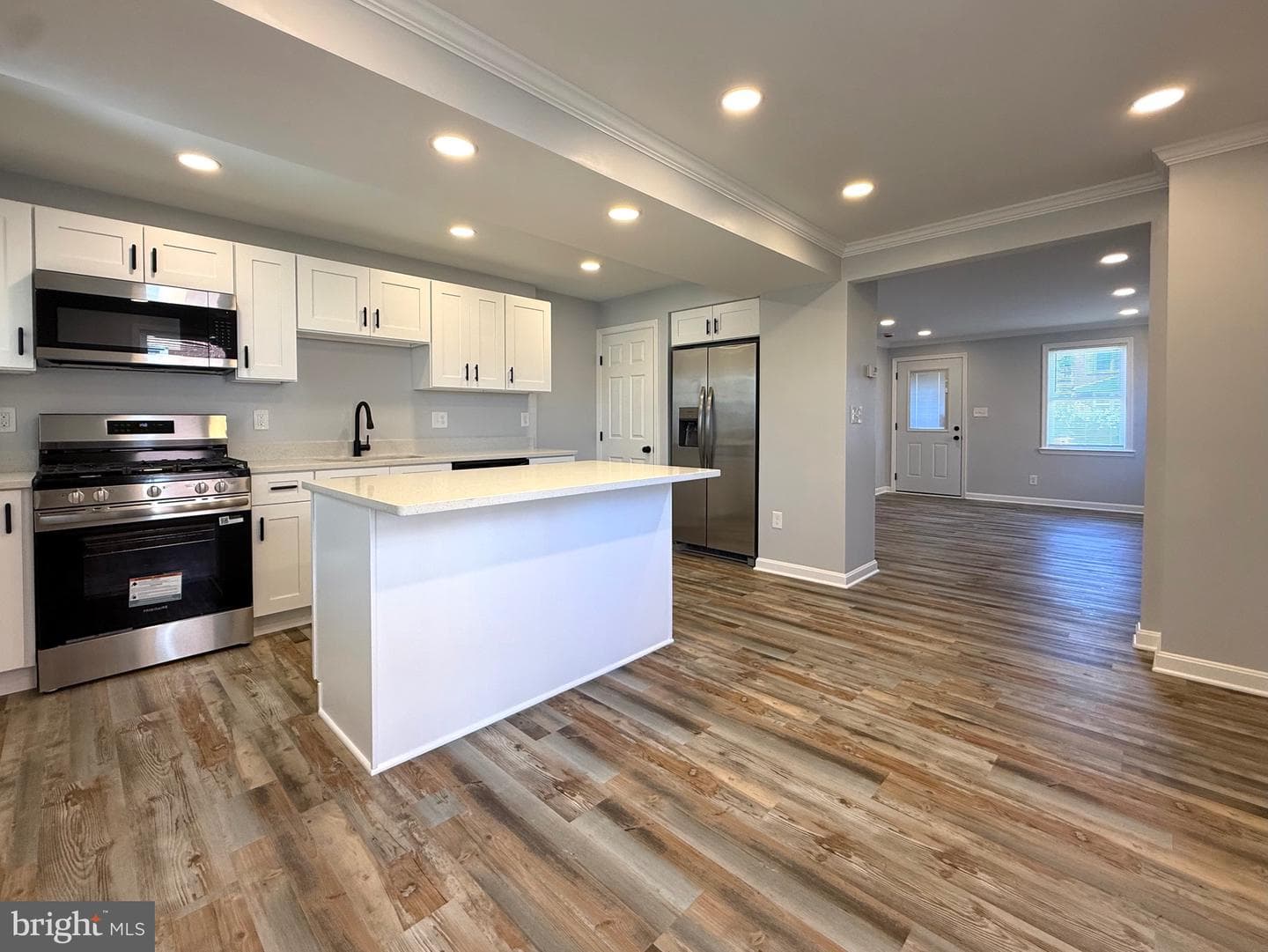 7514 Lawrence Road photo 2