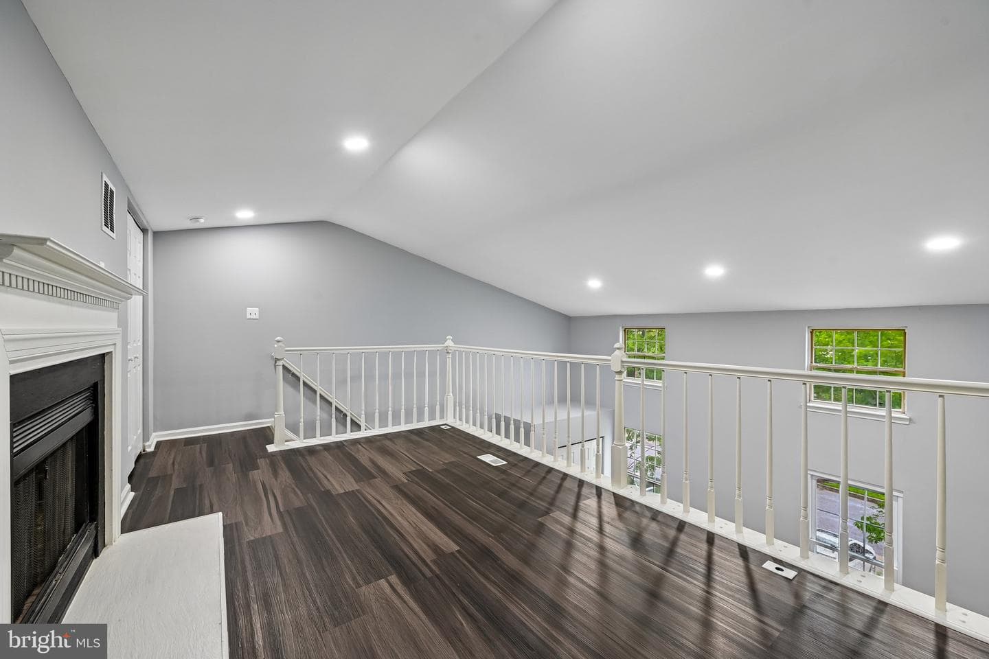 1614 Winding Brook Way photo 5