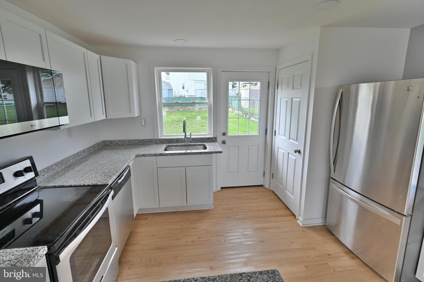 34 Compass Road photo 8
