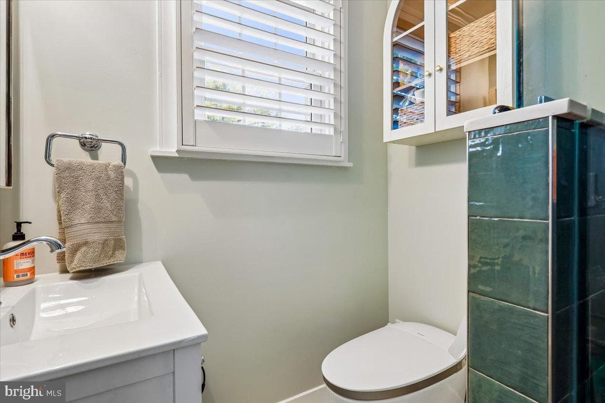 7810 Chelsea Street photo 44