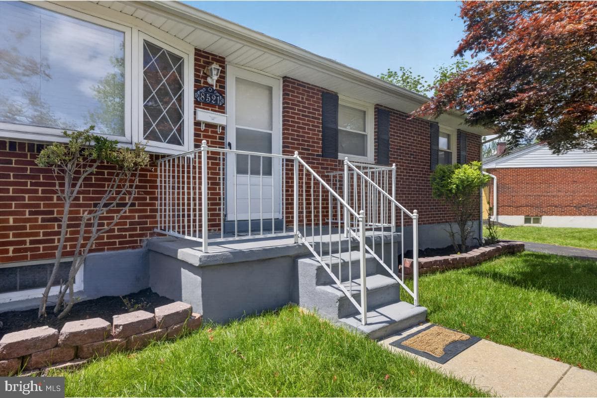 8521 Fieldway Drive photo 3