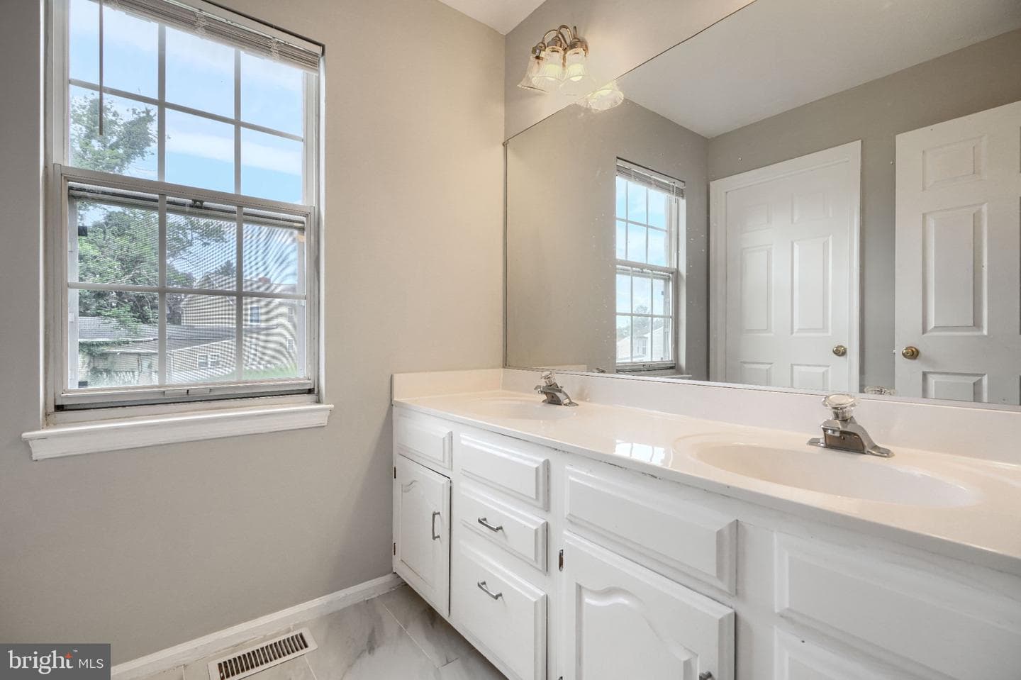 20 Sunrise Court photo 45
