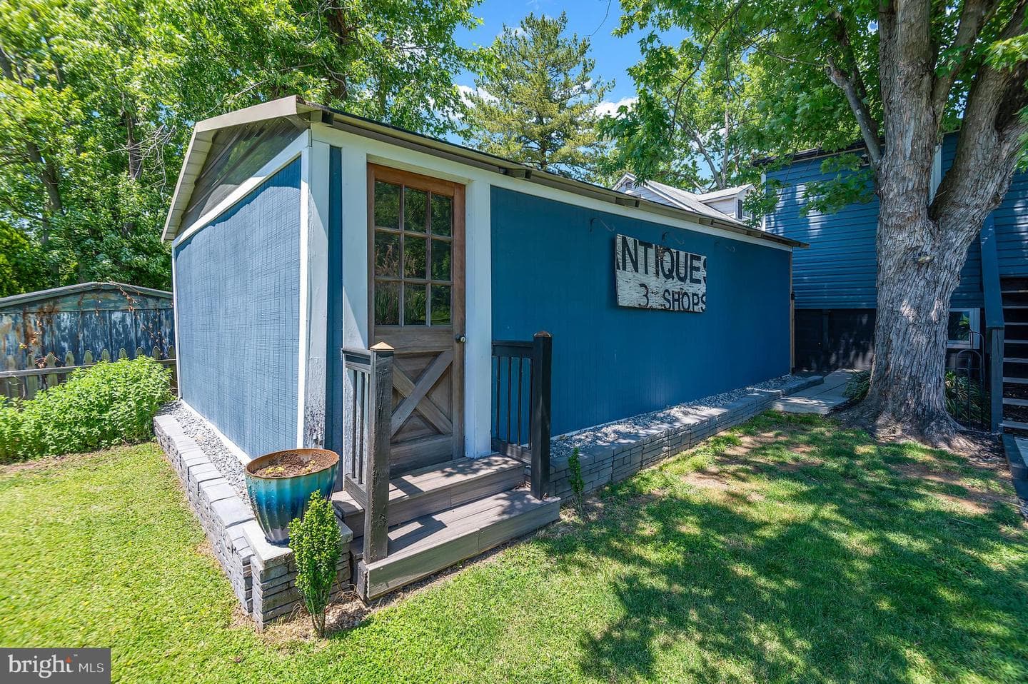 2412 Jarsey Avenue photo 34