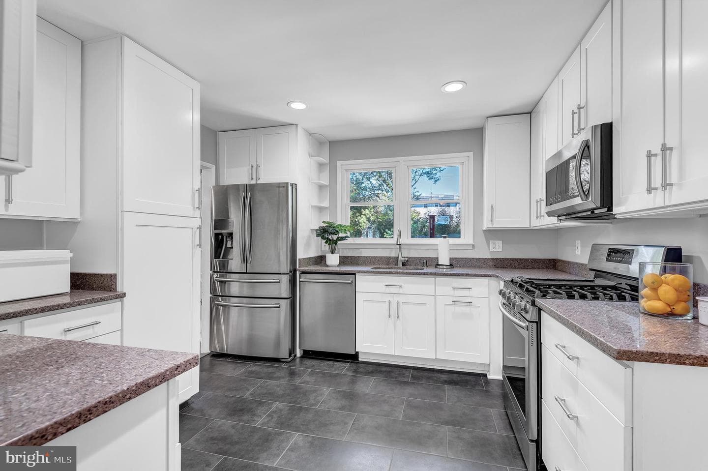 2532 Londonderry Road photo 10