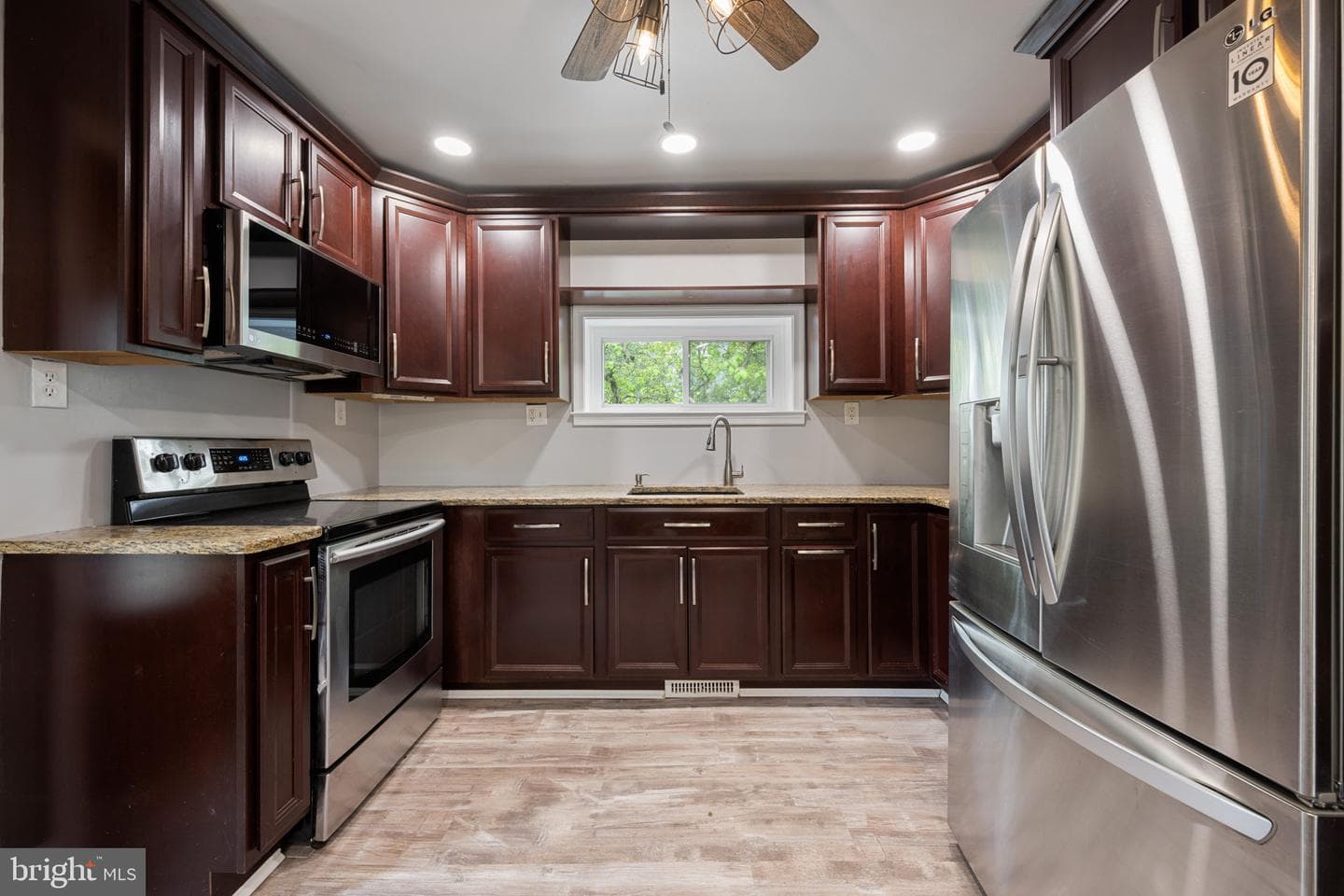 1509 Foltz Avenue photo 14