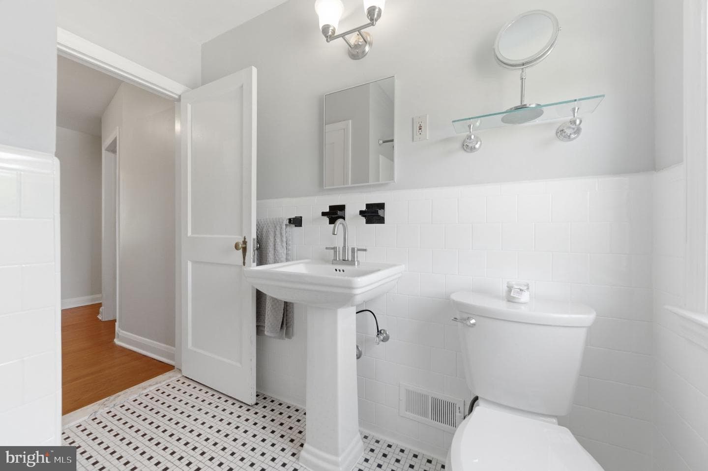 6467 Blenheim Road photo 28