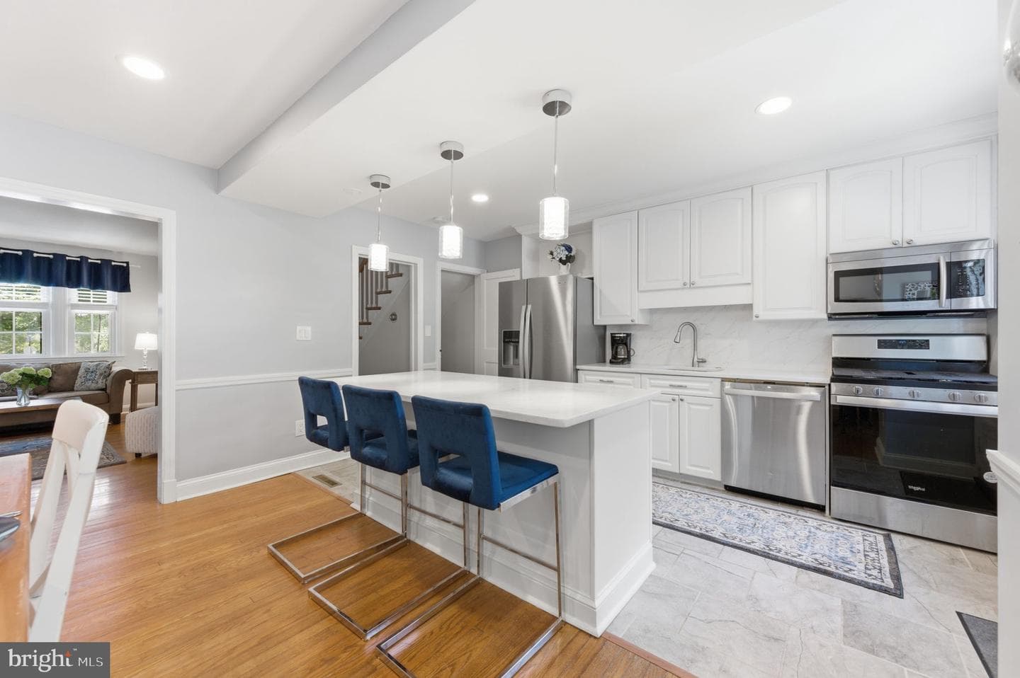6467 Blenheim Road photo 3