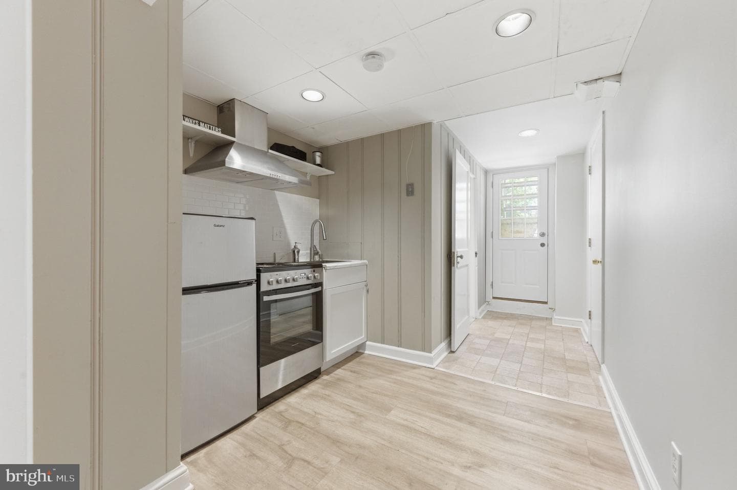 6467 Blenheim Road photo 32
